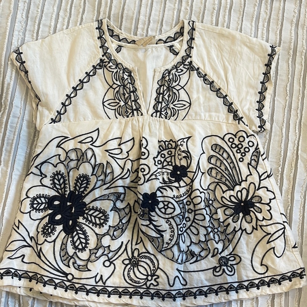 Anthropologie Vanessa Virginia Size 4 Linen blend embroidered top